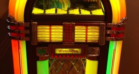 Reflections on Solid State Neon Faces jukebox