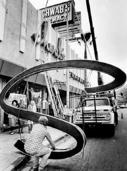 The big 'S' comes down after Schwab's closes in 1983.