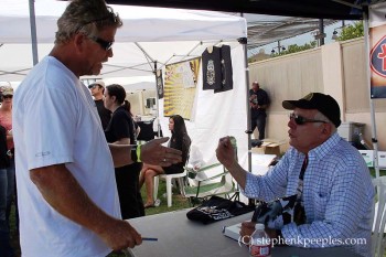 Author Robert Hilburn talks with a fellow Johnny Cash fan at Roadshow 2014.