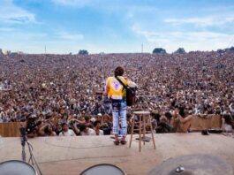 John Sebastian at Woodstock, Aug. 15, 1969. Photo: Henry Diltz, used with permission.